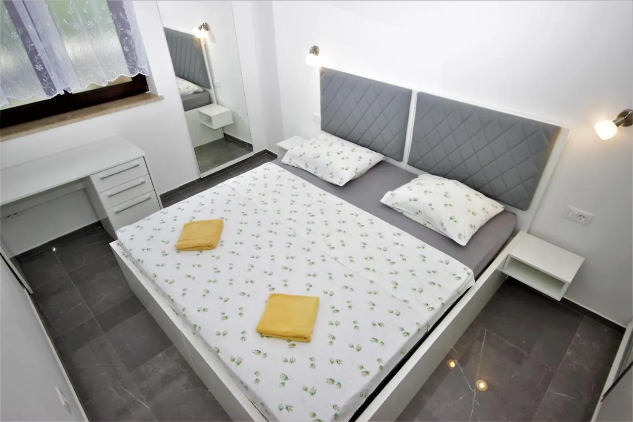 Apartments Smitran Banjole